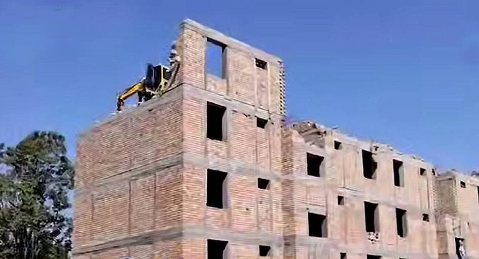 Toshkent viloyatida 5 qavatli uyni buzish boshlandi